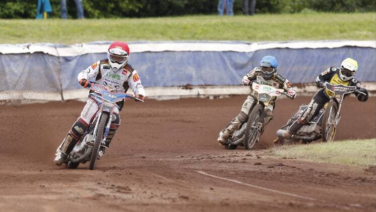 Speedway Hessen - Speedway Bundesliga Team Cup 2016 03.07.2016 DMV White Tigers - Brokstedt Wikinger v.l. Davey Watt (DMV White Tigers - roter Helm) Speedway Team Cup 2016