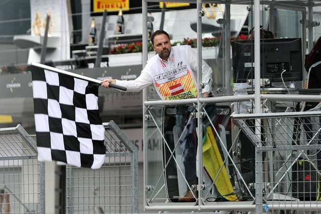 FORMULA 1 - GP of Austria 2016 SPIELBERG,AUSTRIA,03.JUL.16 - MOTORSPORTS, FORMULA 1 - Grand Prix of Austria, Red Bull Ring. Image shows the flagman. GEPAxpictures xMaticxKlansek