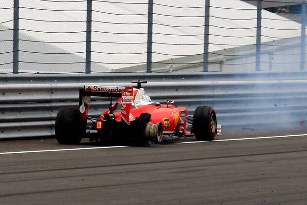 Formel 1, GP von Österreich, Vettel mit Reifenplatzer Sebastian Vettel, Scuderia Ferrari, Crash, formula 1 GP, Austria in Spielberg, 03.07.2016 Photo:mspb Jerry Andre Crash, Sebastian Vettel, formula 1 GP, Austria