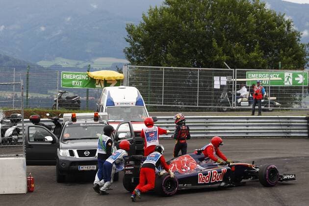 Motorsports: FIA Formula One World Championship WM Weltmeisterschaft 2016, Grand Prix of Austria, 26 Daniil Kvyat (RUS, Scuderia Toro Rosso), xHOCHxZWEIx