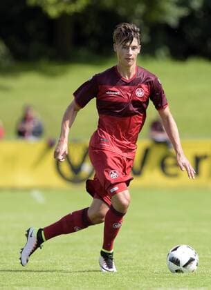 Fussball - 2.Bundesliga - 2.7.2016 1. FC Kaiserslautern Vorbereitungsspiel in Mechtersheim Robin KOCH, Aktion mit Ball 1. FC Kaiserslautern