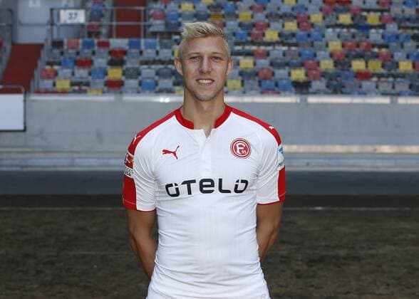 Düsseldorf, Deutschland, Offizieller Fototermin 1. Mannschaft Fortuna Düsseldorf , 2. Fußball- BL am 04.07.2016 in der Esprit Arena in Düsseldorf Julian Koch (F 95)