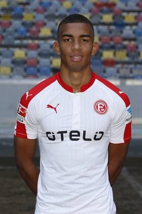 Düsseldorf, Deutschland, Offizieller Fototermin 1. Mannschaft Fortuna Düsseldorf , 2. Fußball- BL am 04.07.2016 in der Esprit Arena in Düsseldorf Kevin Akpoguma (F 95)