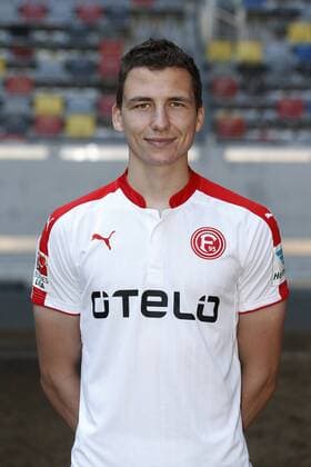 Düsseldorf, Deutschland, Offizieller Fototermin 1. Mannschaft Fortuna Düsseldorf , 2. Fußball- BL am 04.07.2016 in der Esprit Arena in Düsseldorf Marcel Sobottka (F 95)