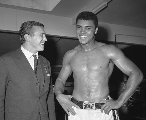 Muhammad Ali (Cassius Clay) beim Training in Frankfurt Main vor dem Kampf gegen Mildenberger Aufn.04.09.1966. Ali (rechts) lacht HM