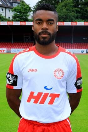 Fußball, GER, 3.Liga, Porträttermin 2016 2017, Fortuna Köln Kusi Kwame Offizieller Fototermin Fortuna Köln