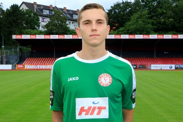Fußball, GER, 3.Liga, Porträttermin 2016 2017, Fortuna Köln Torwart Zicos Resvanis Offizieller Fototermin Fortuna Köln