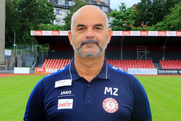 Fußball, GER, 3.Liga, Porträttermin 2016 2017, Fortuna Köln Busfahrer Maic Zimmermann Offizieller Fototermin Fortuna Köln