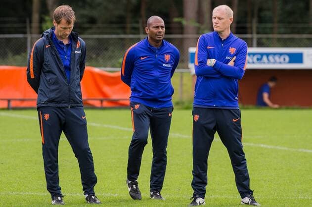 (M) coach Aron Winter of The Netherlands U19 during a training session of Netherlands U19 at July 5, 2016 in Heelsum, The Netherlands. Netherlands U19 Training session 2016 2017 xVIxGerritxvanxKeulenxIVx 5792227