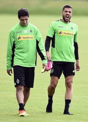 1.FUSSBALL - BUNDESLIGA BORUSSIA MÖNCHENGLADBACH TRAINING PROFIS LIZENZSPIELER TRAININGSPLATZ BORUSSIA PARK PROFI ALVARO DOMINGUEZ-SOLO UND LARS STINDL. 05072016
