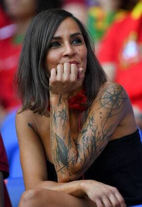 Bilder des Tages - Sport SOCCER - UEFA EURO EM Europameisterschaft Fussball 2016, POR vs WAL LYON,FRANCE,06.JUL.16 - SOCCER - UEFA European Championship EM Europameisterschaft 2016, semifinals, international match Länderspiel Portugal vs Wales. Image shows a fan. GEPAxpictures xFlorianxErtl