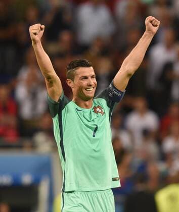 Europameisterschaft 2016 in Frankreich. Halbfinale: Portugal - Wales 06.07.2016 in Lyon. Cristiano Ronaldo (POR) jubelt beim Schlußpfiff. HM