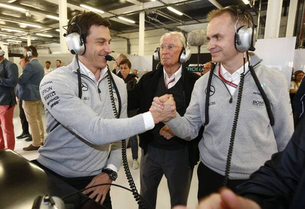 Motorsports: FIA Formula One World Championship WM Weltmeisterschaft 2016, Grand Prix of Great Britain, Toto Wolff (AUT, Mercedes AMG Petronas Formula One Team), Jürgen Hubbert (GER), xHOCHxZWEIx