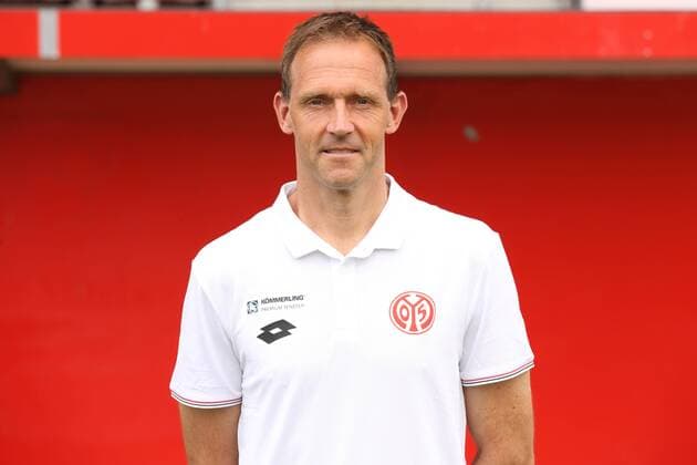 Fußball, 3. Liga, 1. FSV Mainz 05 II Porträttermin SVEN HOFFMEISTER TORWARTTRAINER FUSSBALL, GER, 3. LIGA, PORTRAETTERMIN 2016 17, MAINZ 05 U23, MAINZ 05 II 