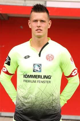 Fußball, 3. Liga, 1. FSV Mainz 05 II Porträttermin MARCO AULBACH FUSSBALL, GER, 3. LIGA, PORTRAETTERMIN 2016 17, MAINZ 05 U23, MAINZ 05 II 