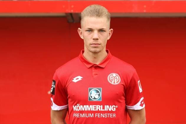 Fußball, 3. Liga, 1. FSV Mainz 05 II Porträttermin LEON KERN FUSSBALL, GER, 3. LIGA, PORTRAETTERMIN 2016 17, MAINZ 05 U23, MAINZ 05 II 