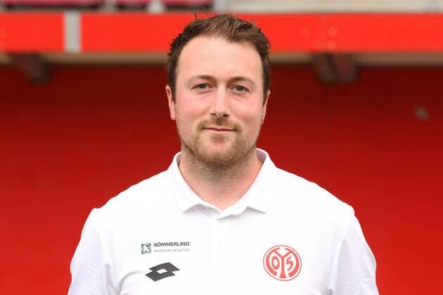 Fußball, 3. Liga, 1. FSV Mainz 05 II Porträttermin MICHAEL THOMAS PHSIOTHERAPEUT FUSSBALL, GER, 3. LIGA, PORTRAETTERMIN 2016 17, MAINZ 05 U23, MAINZ 05 II 