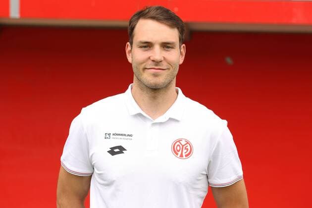 Fußball, 3. Liga, 1. FSV Mainz 05 II Porträttermin DR. JOCHEN WOLLSTAEDTER MANNSCHAFTSARZT FUSSBALL, GER, 3. LIGA, PORTRAETTERMIN 2016 17, MAINZ 05 U23, MAINZ 05 II 