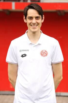 Fußball, 3. Liga, 1. FSV Mainz 05 II Porträttermin DR. TOBIAS NOWAK MANNSCHAFTSARZT FUSSBALL, GER, 3. LIGA, PORTRAETTERMIN 2016 17, MAINZ 05 U23, MAINZ 05 II 