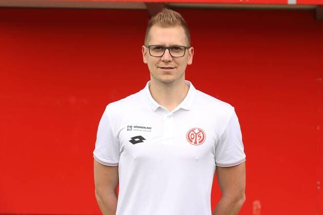 Fußball, 3. Liga, 1. FSV Mainz 05 II Porträttermin ANDRE HECHELMANN TEAMMANAGER FUSSBALL, GER, 3. LIGA, PORTRAETTERMIN 2016 17, MAINZ 05 U23, MAINZ 05 II 