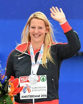 Bilder des Tages - SPORT Amsterdam, Leichtathletik, Athletics, Track and Field, EAA, Leichtathletik EM Amsterdam 2016, European Championships Amsterdam, 06.07-10.07.2016, Olympiastadion Amsterdam, Julia Fischer , Diskuswurf Frauen Deutschland, Siegerehrung, Podium, Silber Medaille,