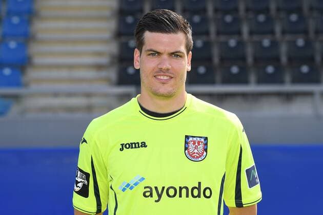 10.07.2016, Fußball, GER, 3.Liga, Portraettermin 2016 2017 FSV Frankfurt Fototermin, emspor v.l. Jannis Pellowski (FSV Frankfurt) Frankfurt am Main