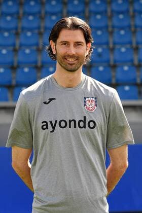 10.07.2016, Fußball, GER, 3.Liga, Portraettermin 2016 2017 FSV Frankfurt Fototermin, emspor v.l. Sportlicher Leiter Roland Benschneider (FSV Frankfurt) Frankfurt am Main