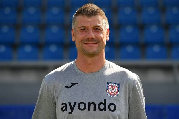 10.07.2016, Fußball, GER, 3.Liga, Portraettermin 2016 2017 FSV Frankfurt Fototermin, emspor v.l. Torwart Trainer Norbert Lorz (FSV Frankfurt) Frankfurt am Main