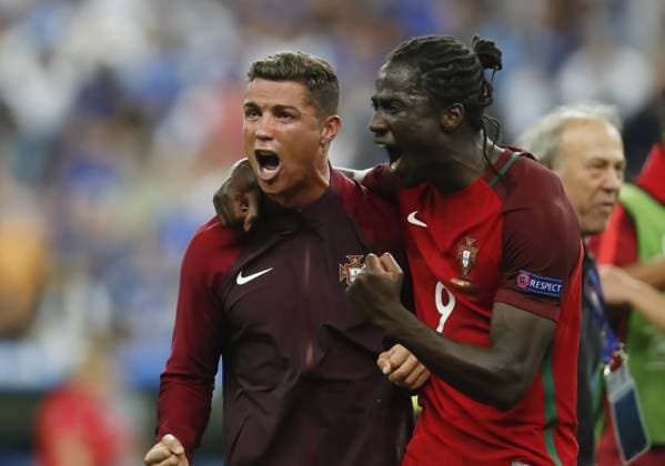 Cristiano RONALDO, Por 7 EDER, Por 9 0-1 Tor, Jubel, Freude, Emotionen, Feiern, Lachen, jubelt, freuen, reisst die Arme hoch, ballt die Faust FRANCE - PORTUGAL 0-1 Final ,Football European Championships EURO at 10 July, 2016 in Paris, Stade de France. Fussball, Nationalteam, Finale, 10.07.2016, Frankreich