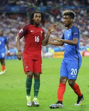 Paris, Fußball EM 2016 , Finale Portugal vs. Frankreich , von links: Renato Sanchez ( POR ) Kingsley Coman ( FRA )