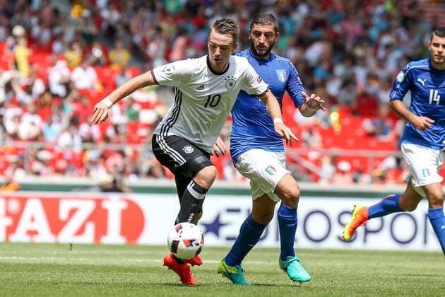 11.07.2016, xjfx, Fussball Europameisterschaft 2016 U19 (U 19), Deutschland - Italien, emspor v.l. Max Besuschkow (Deutschland),Mauro Coppolaro (Italien),Aktion Stuttgart