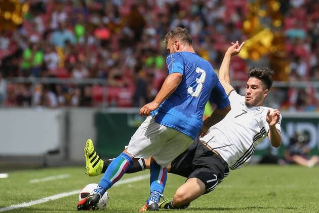 11.07.2016, xjfx, Fussball Europameisterschaft 2016 U19 (U 19), Deutschland - Italien, emspor v.l. Federico Dimarco (Italien),Suat Serdar (Deutschland),Zweikampf, Action, Aktion, Battles for the Ball Stuttgart
