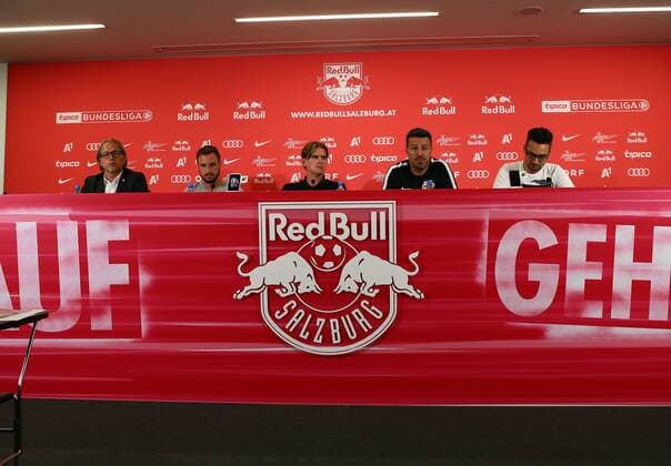 SOCCER - CL quali, RBS vs Liepaja SALZBURG,AUSTRIA,11.JUL.16 - SOCCER - UEFA Champions League, qualification, Red Bull Salzburg vs FK Liepaja, preview, press conference PK Pressekonferenz of RBS. Image shows Andreas Ulmer, sports coordinator Christoph Freund and head coach Oscar Garcia (RBS). GEPAxpictures xFelixxRoittner