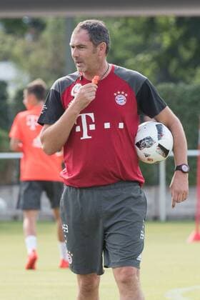 Fußball, 1.Bundesliga, Training, FC Bayern München Im Bild Co-Trainer des FC Bayern München Paul CLEMENT Einzelbild Freisteller xmfx