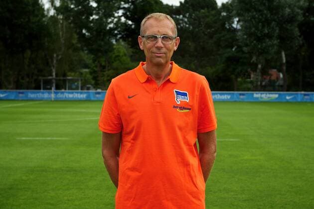 Fussball Berlin 12.07.2016 GER, 1. BL, DFL, Portraittermin, Porträttermin 2016 2017 Hertha BSC Berlin Dr. Ulrich Schleicher (Mannschaftsarzt)