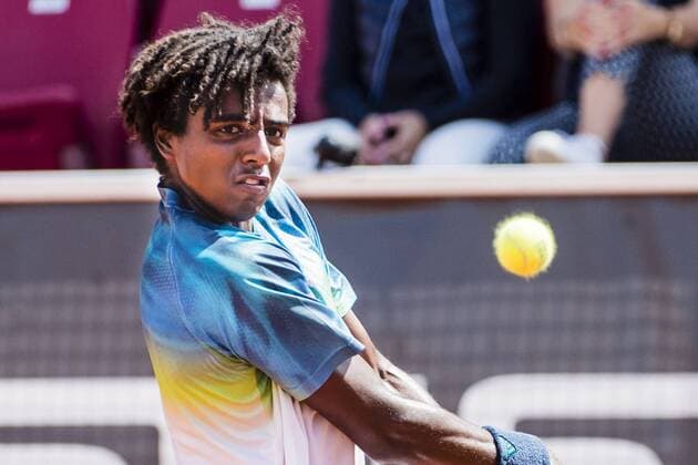 160712 Elias Ymer, Sverige under tennismatchen under dag 3 Swedish Open 12 juli 2016 i Bastad.  Copyright: MathildaxAhlberg BB160712MA019