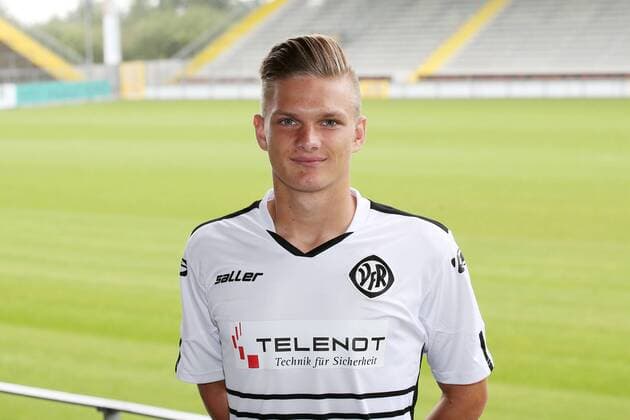 Fußball, GER, 3.Liga, Portraettermin 2016 2017, VfR Aalen, Daniel Schelhorn ( VfR Aalen ), Aalen Copyright: Eibner-Pressefoto Langer