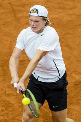 160712 Fred Simonsson, Sverige under tennismatchen under dag 3 Swedish Open 12 juli 2016 i Bastad.  Copyright: MathildaxAhlberg BB160712MA034
