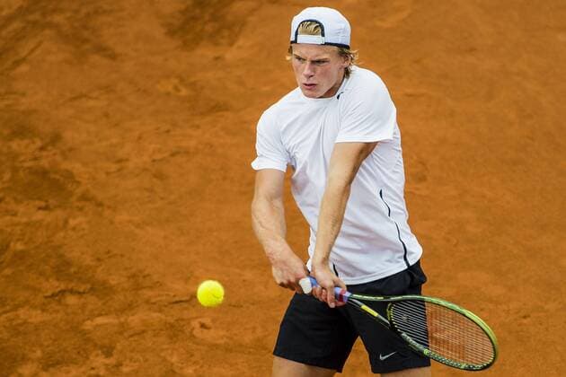 160712 Fred Simonsson, Sverige under tennismatchen under dag 3 Swedish Open 12 juli 2016 i Bastad.  Copyright: MathildaxAhlberg BB160712MA040