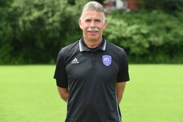 Fußball 3. Liga, Porträttermin 2016 2017 VfL Osnabrück am 12.07.2016 in der Sportpark Illoshöhe in Osnabrück Torwarttrainer Rolf Meyer (Osnabrueck) mt