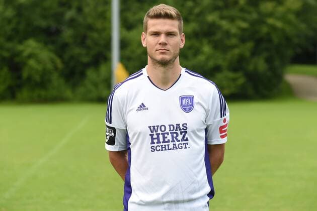 Fußball 3. Liga, Porträttermin 2016 2017 VfL Osnabrück am 12.07.2016 in der Sportpark Illoshöhe in Osnabrück Anthony Syhre (Osnabrueck) mt