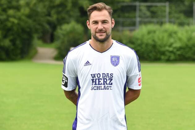 Fußball 3. Liga, Porträttermin 2016 2017 VfL Osnabrück am 12.07.2016 in der Sportpark Illoshöhe in Osnabrück Simon Tüting Tueting (Osnabrueck) mt