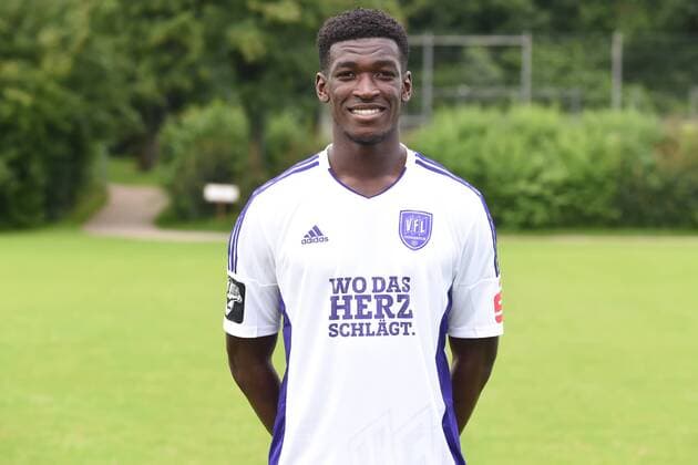 Fußball 3. Liga, Porträttermin 2016 2017 VfL Osnabrück am 12.07.2016 in der Sportpark Illoshöhe in Osnabrück Kwasi Okyere Wriedt (Osnabrueck) mt