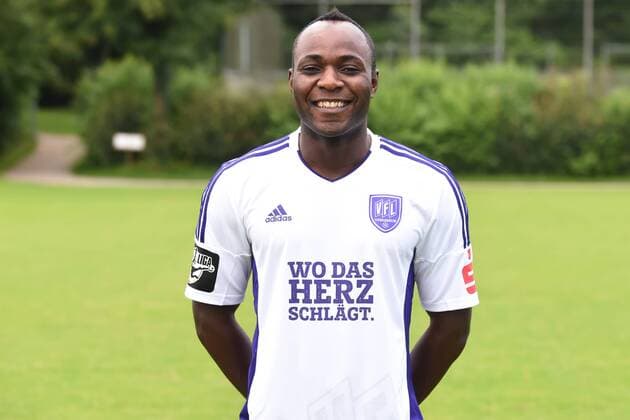 Fußball 3. Liga, Porträttermin 2016 2017 VfL Osnabrück am 12.07.2016 in der Sportpark Illoshöhe in Osnabrück Addy-Waku Menga (Osnabrueck) mt