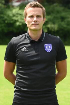 Fußball 3. Liga, Porträttermin 2016 2017 VfL Osnabrück am 12.07.2016 in der Sportpark Illoshöhe in Osnabrück Athletiktrainer Hendrik Frach (Osnabrueck) mt