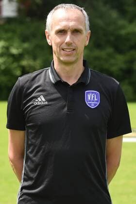 Fußball 3. Liga, Porträttermin 2016 2017 VfL Osnabrück am 12.07.2016 in der Sportpark Illoshöhe in Osnabrück Mannschaftsarzt Dr. Clemens Kruse (Osnabrueck) mt
