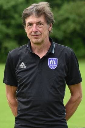 Fußball 3. Liga, Porträttermin 2016 2017 VfL Osnabrück am 12.07.2016 in der Sportpark Illoshöhe in Osnabrück Physiotherapeut Günter Günter Schröder Schroeder (Osnabrueck) mt