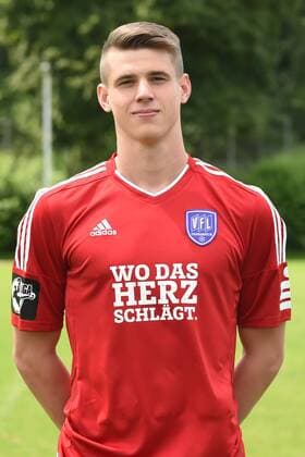 Fußball 3. Liga, Porträttermin 2016 2017 VfL Osnabrück am 12.07.2016 in der Sportpark Illoshöhe in Osnabrück Torwart Leon Tigges (Osnabrueck) mt
