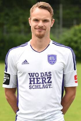 Fußball 3. Liga, Porträttermin 2016 2017 VfL Osnabrück am 12.07.2016 in der Sportpark Illoshöhe in Osnabrück Christian Groß Gross (Osnabrueck) mt