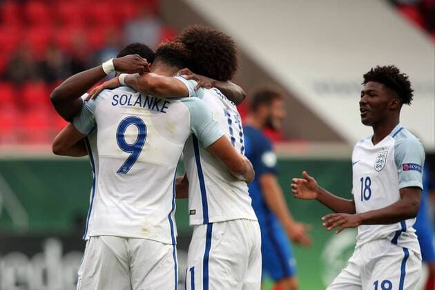 Jubel nach dem 0:2 von Dominic Solanke ( England ), Frankreich vs England, U-19-Fussball-Europameisterschaft 2016 , Fussball, 12.07.2016, Heidenheim Copyright: Langer Eibner-Pressefoto EP_HLR
